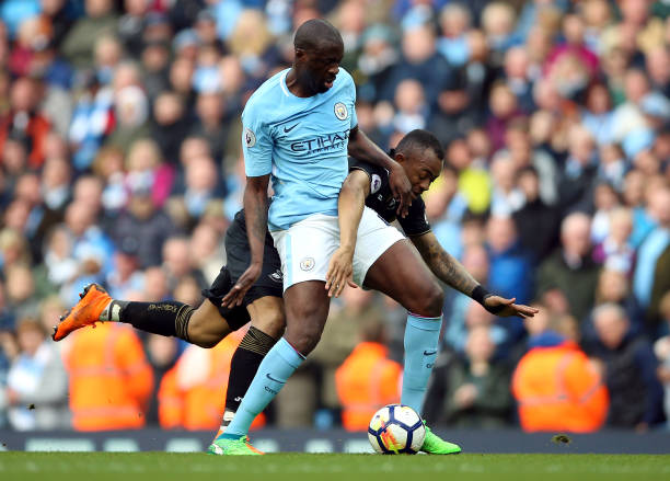 武磊作为前 武磊作为前