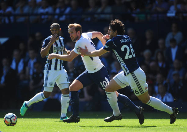 的表现令人 的表现令人