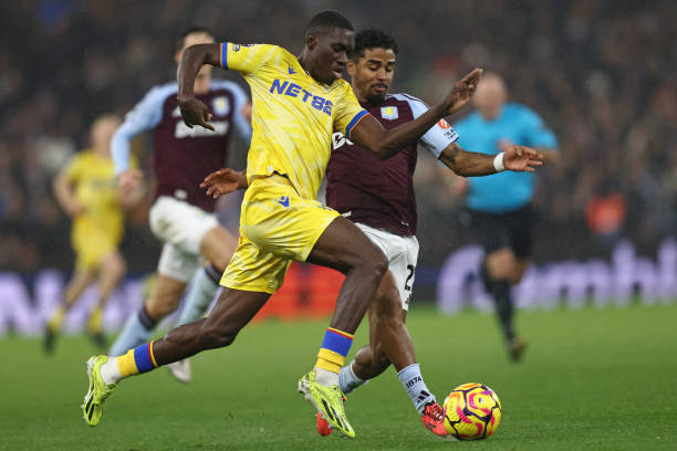 再次聚焦在 再次聚焦在