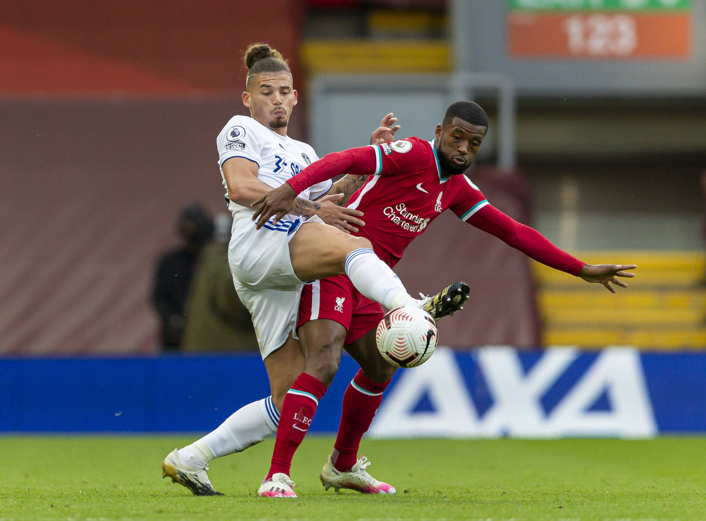 右脚中卫 右脚中卫